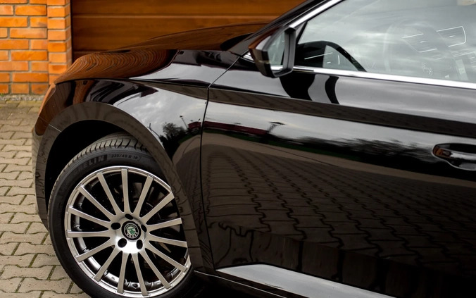 Skoda Superb cena 56800 przebieg: 265000, rok produkcji 2016 z Radom małe 781